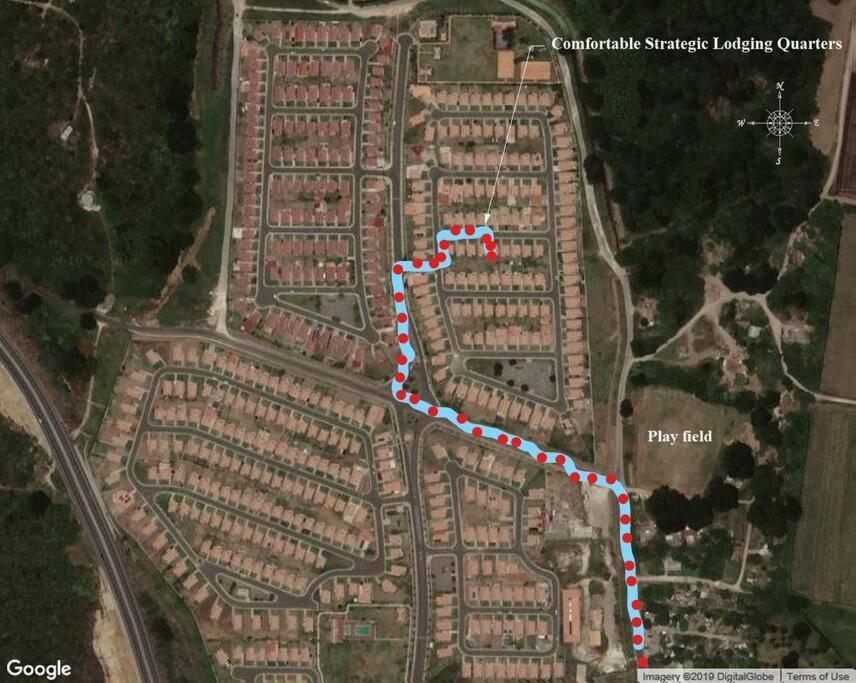 Comfortable Strategic Lodging Quarters Spanish Town 外观 照片