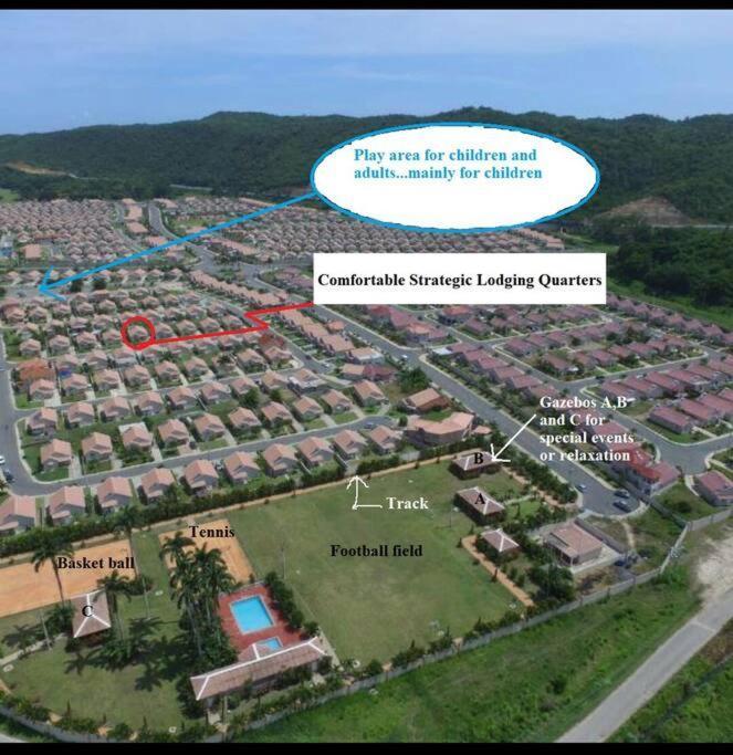 Comfortable Strategic Lodging Quarters Spanish Town 外观 照片