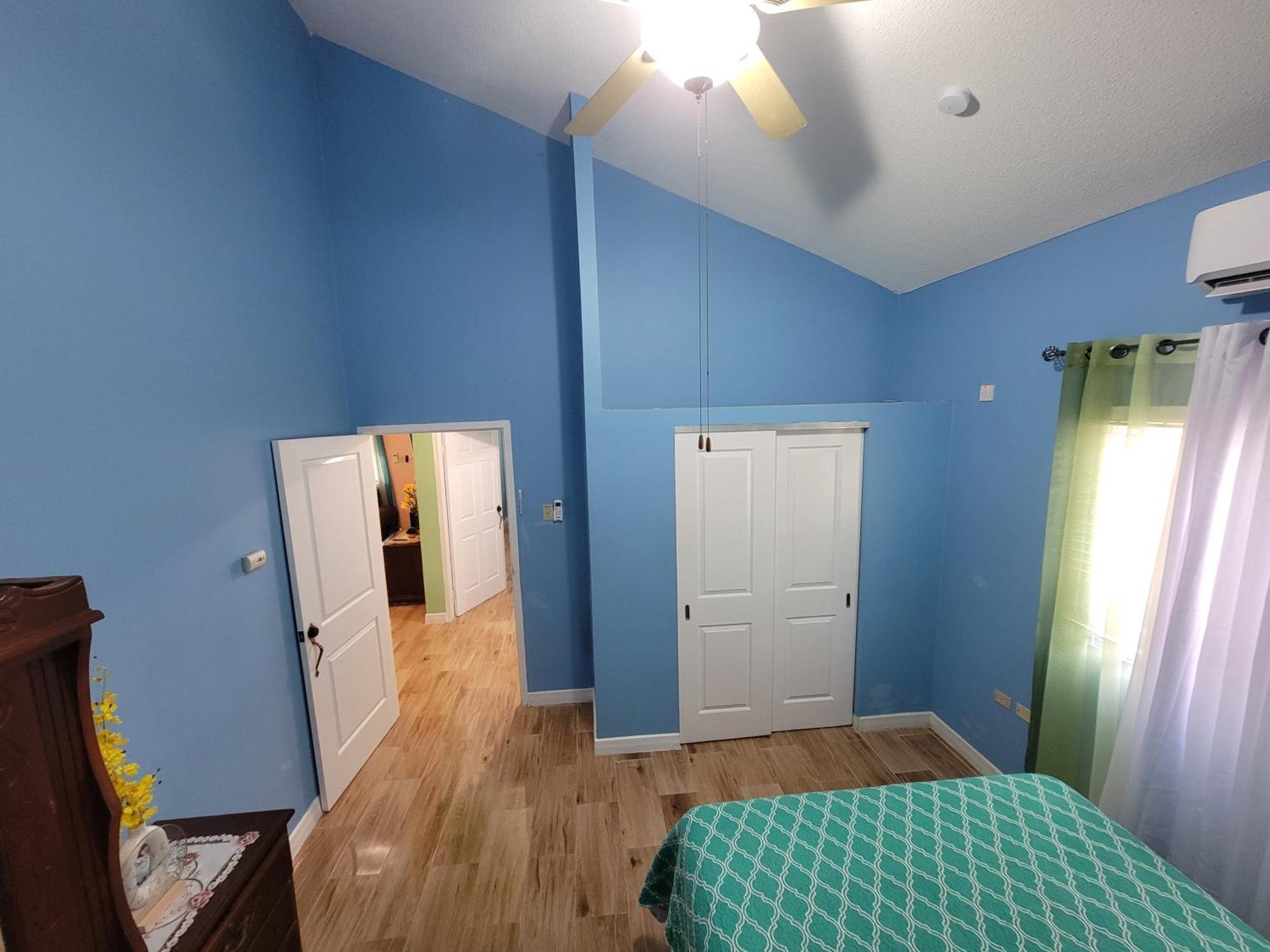Comfortable Strategic Lodging Quarters Spanish Town 外观 照片