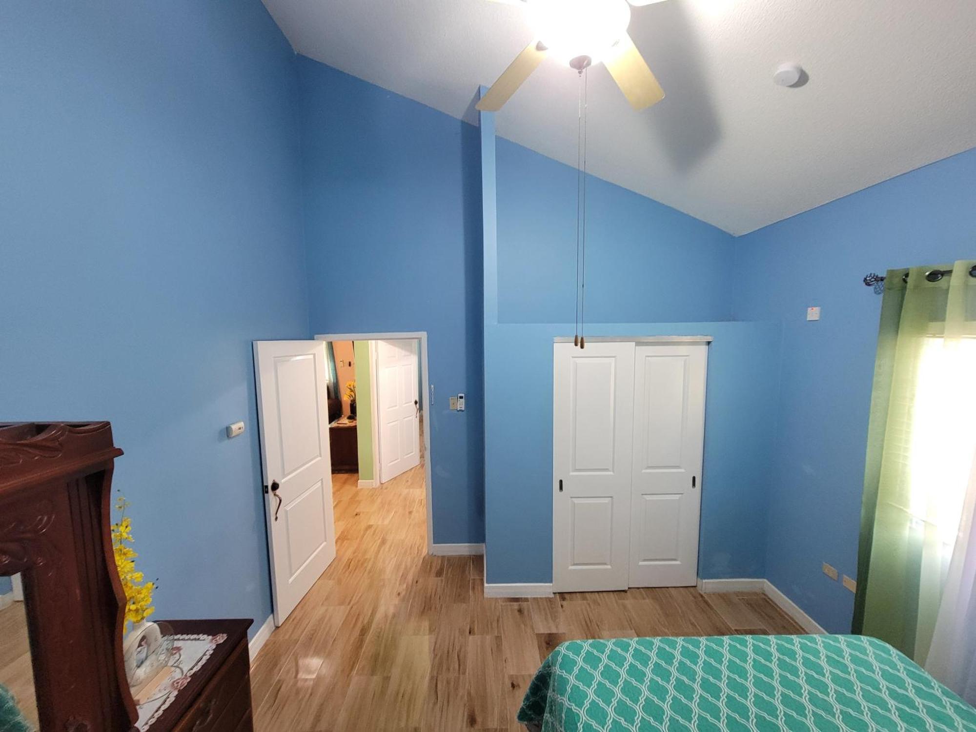 Comfortable Strategic Lodging Quarters Spanish Town 外观 照片